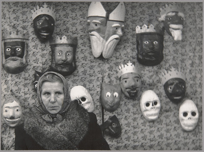 Czułym okiem | W masce 